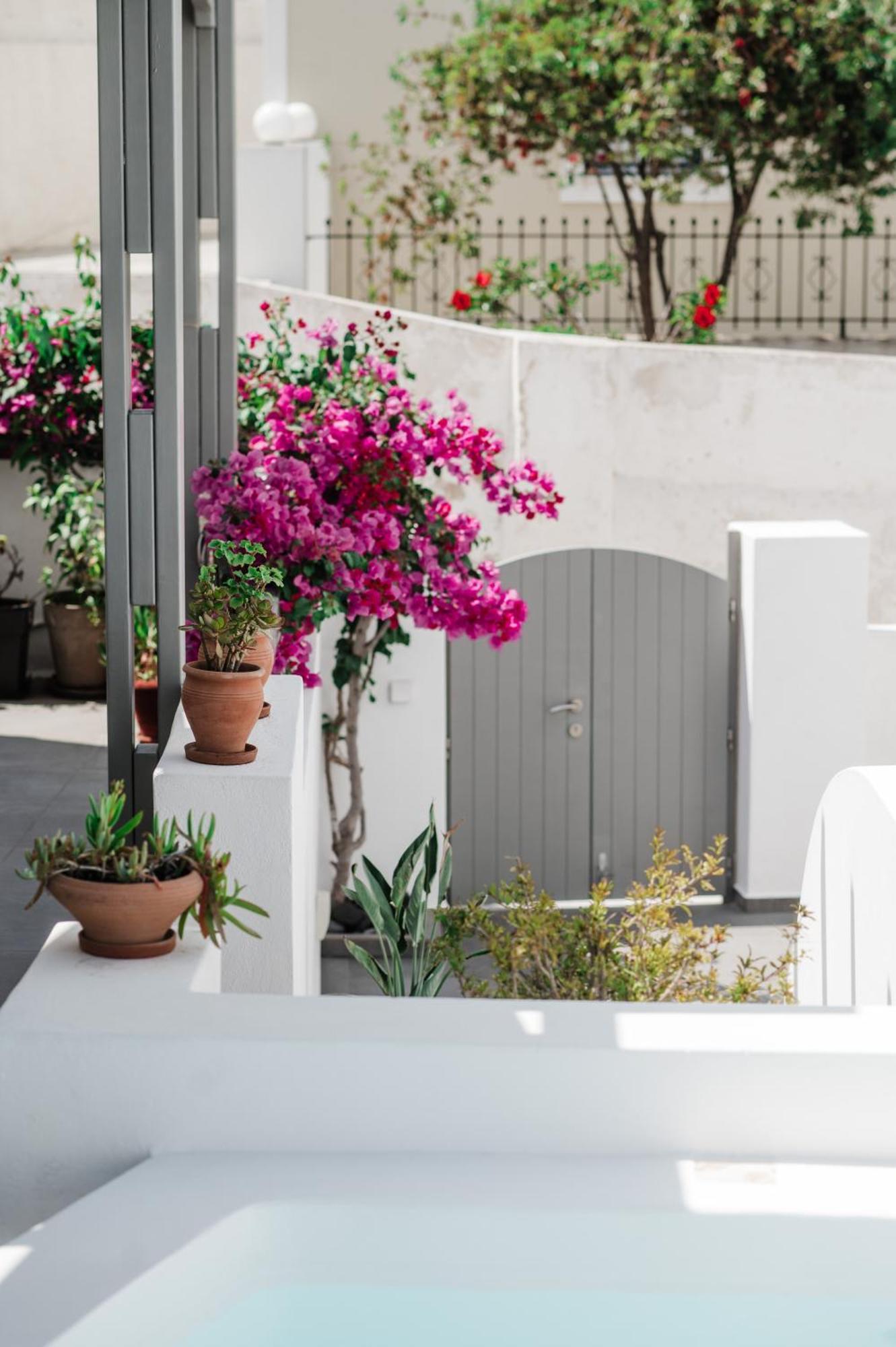Amphitrite Suites Santorini Vóthon Eksteriør bilde